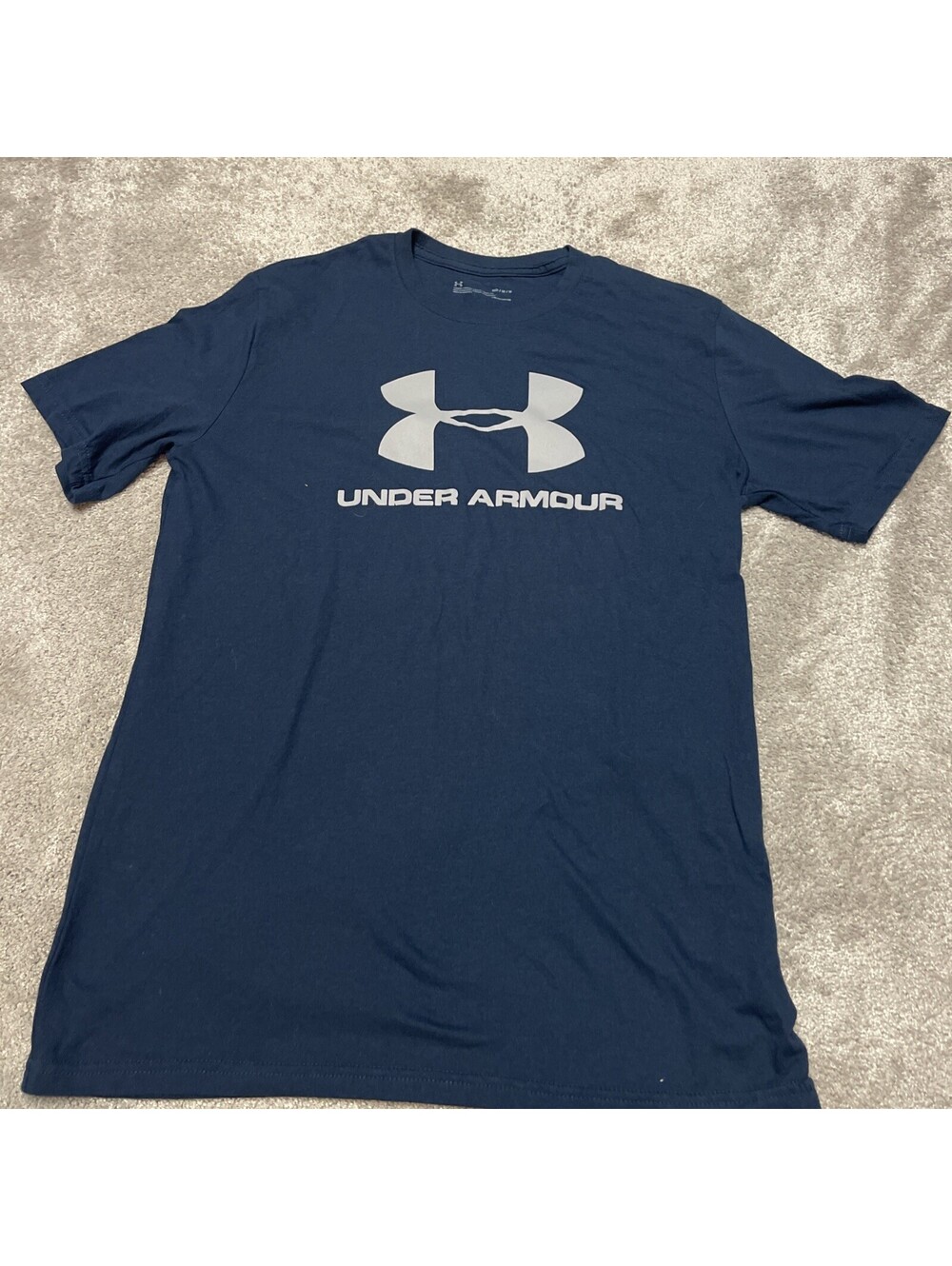 under armour t shirt medium
